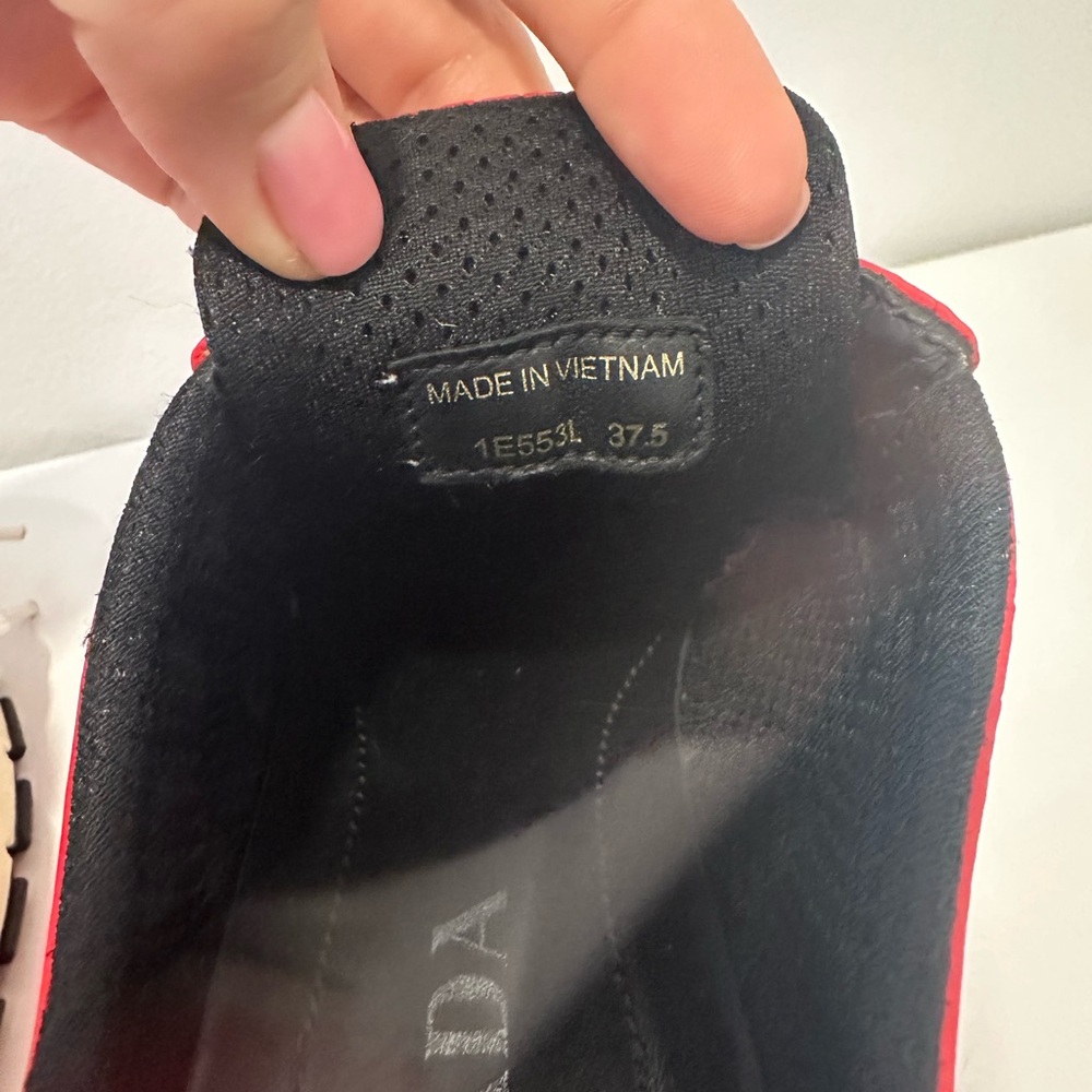 Prada women red sneakers - Picture 3 of 5